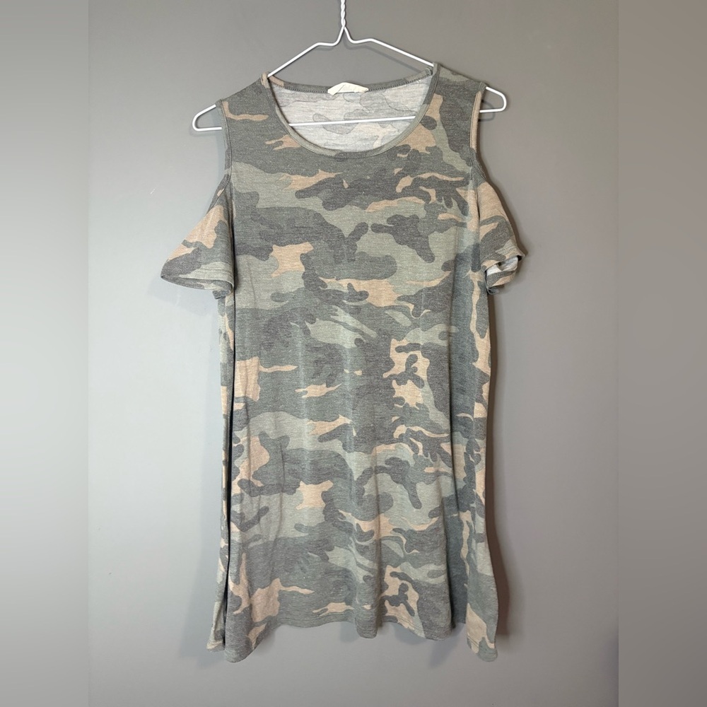 Peach Love California Camo Peek A Boo Shoulder Relaxed Long Fitted Top